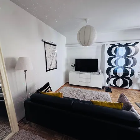 Apartment Peaceful Artsy