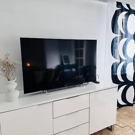 Apartment Peaceful Artsy *